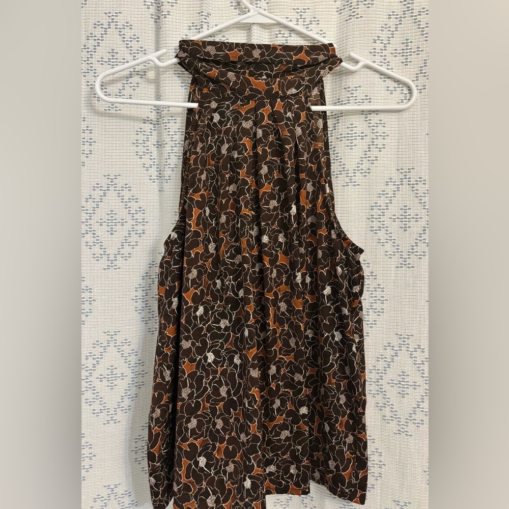 Elegant Banana Republic High Neck Sleeveless Blouse